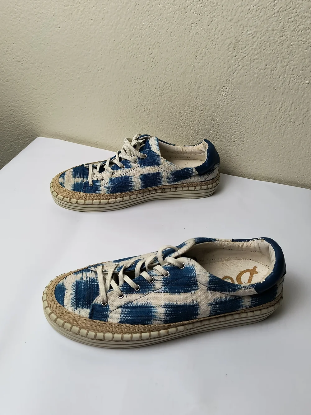 Sam Edelman Kavi 8 White Label with Black Script - Tie Dye